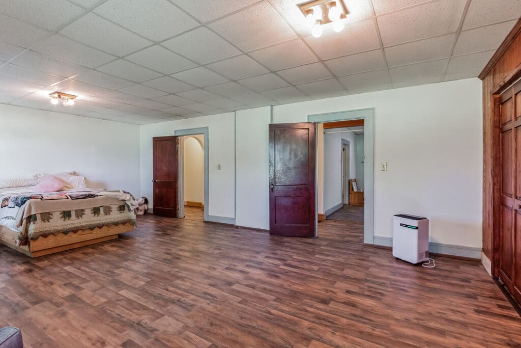 2491_NC-274_Cherryville_NC_28021_USA-Bedroom-P2468083