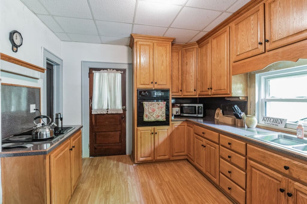 2491_NC-274_Cherryville_NC_28021_USA-Kitchen-P2467980